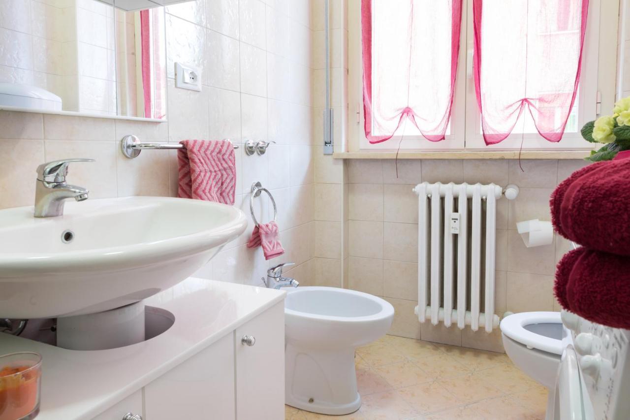 Parma Railway Station Lovely Apartment Esterno foto